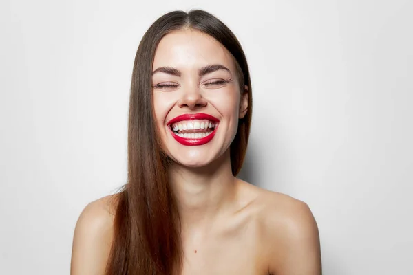 Vonzó nő Nevető érzelem modell bájos megjelenés — Stock Fotó