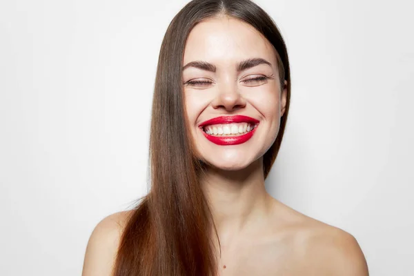 Attraktive Frau Blindes Lächeln attraktiver Blick Hintergrund — Stockfoto