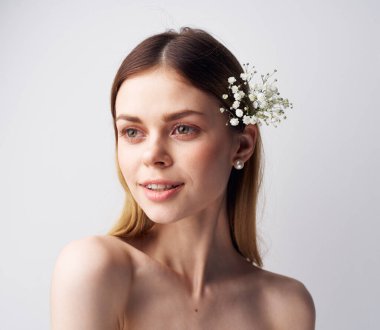 Çekici kadınlar saç süsleme, lüks stüdyo modeli.