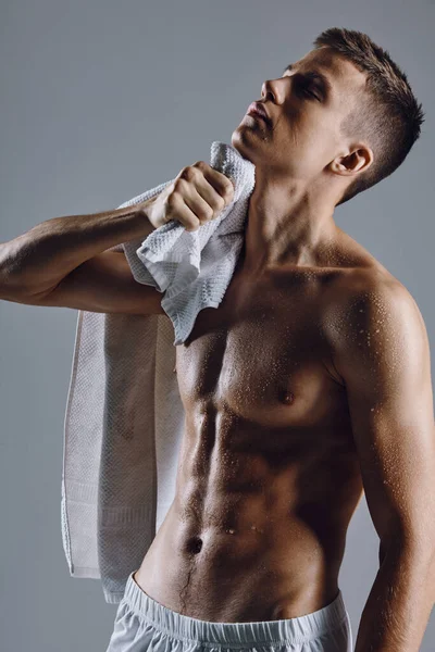 Fisiculturistas masculinos bombeado torso toalhas fitness estilo de vida — Fotografia de Stock