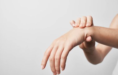 El yaralanması, iyileşme tedavisi gri arka plan tıbbı