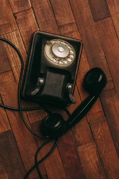 Telefone preto estilo retro clássico clássico comunicação moda antiga — Fotografia de Stock