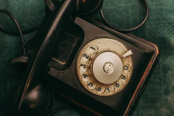 Klasik telefon iletişimi antika antika teknoloji — Stok fotoğraf