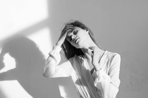 Beautiful woman glamor black and white photoshoot model — Stock Photo, Image