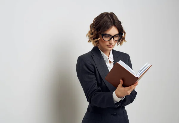 Woman in classic suit short haired glasses model business finance. — Stock Photo, Image