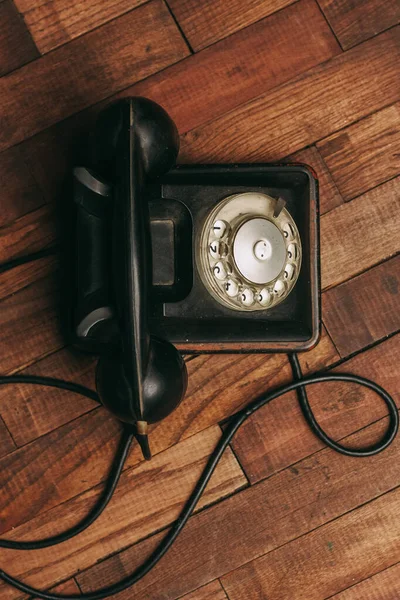 Preto retro telefone clássico estilo velho moda tecnologia — Fotografia de Stock