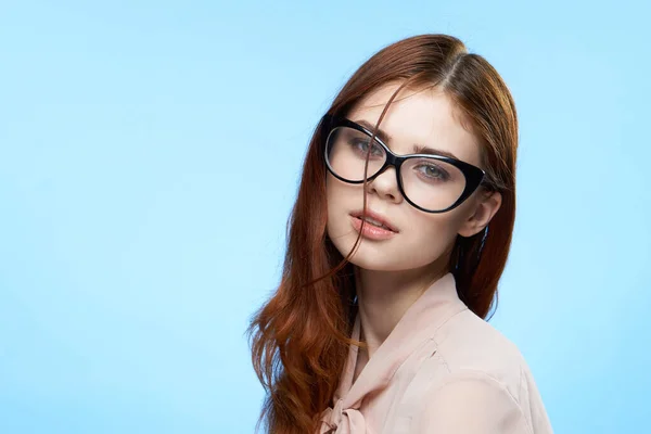 Vacker kvinna glamour glasögon mode elegant stil modell — Stockfoto