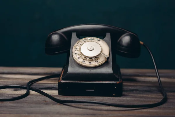 Siyah retro telefon ofisi iletişim teknolojisi nostalji — Stok fotoğraf