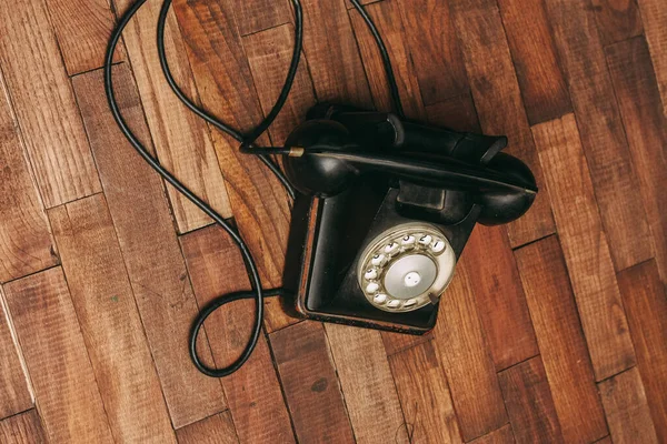 Preto retro telefone velho tecnologia de comunicação antigo — Fotografia de Stock