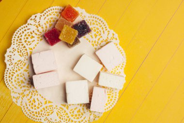 Beyaz marmelat tatlıları tatlı şekerlemeleri yakın plan eğlence