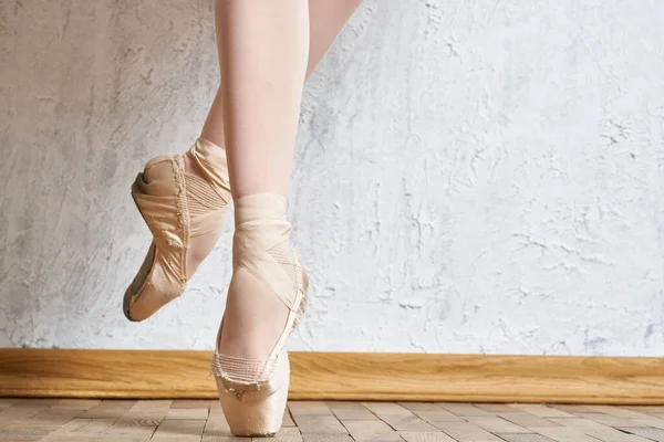 Nogi baleriny pointe buty ćwiczenia sylwetka wydajność — Zdjęcie stockowe