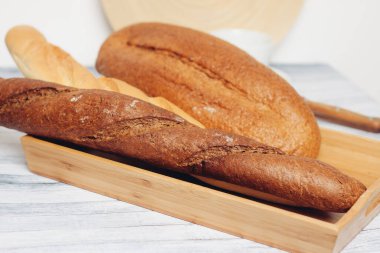 farklı türde somunlar kesme tahtası mutfak kesme 