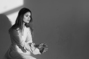 Güzel bir kadın lüks bir yaşam tarzı modeli.