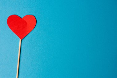 Kalp hediye olarak sevgililer günü dekorasyonu tatil romantizmi