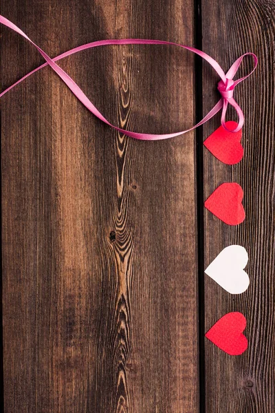 Día de San Valentín corazones rojos fondo de madera vacaciones — Foto de Stock