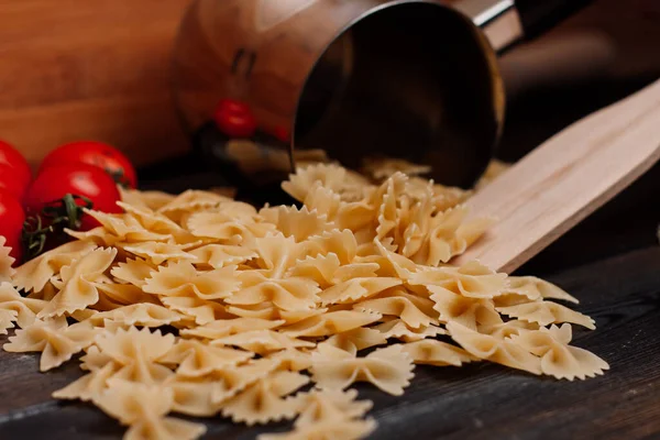 Pasta italiana cucina ingredienti pomodorini ciliegia — Foto Stock