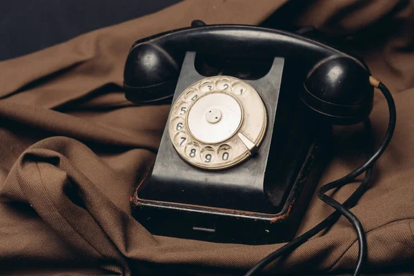 Telefone vintage tecnologia velho estilo comunicação marrom pano — Fotografia de Stock