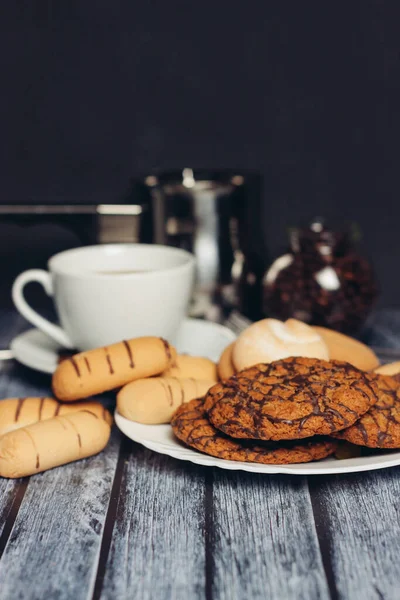 Sweet cookies for tea on the table breakfast meal — Stock Photo, Image