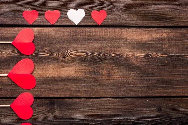 Día de San Valentín corazones rojos fondo de madera vacaciones — Foto de Stock