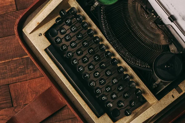 Tecnologia de máquina de escrever vintage tecnologia mecânica estilo antigo — Fotografia de Stock