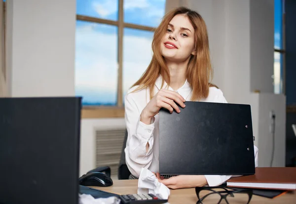 Negócios mulher executivo trabalho escritório tecnologia trabalho duro — Fotografia de Stock