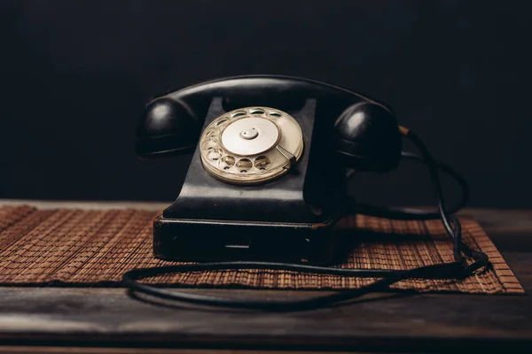 Retro telefon ofisi iletişim teknolojisi yakın çekim stüdyosu — Stok fotoğraf