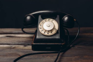 Siyah retro telefon teknolojisi iletişim klasik biçimi