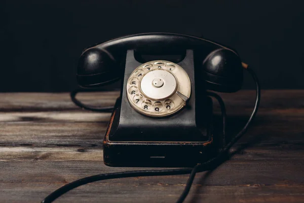 Siyah retro telefon teknolojisi iletişim klasik biçimi — Stok fotoğraf