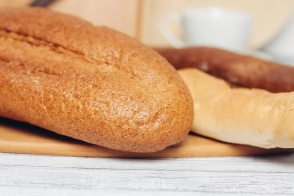 Kenyér a kenyérdobozban friss pékáru élelmiszer élelmiszer fejadag konyha frissesség — Stock Fotó
