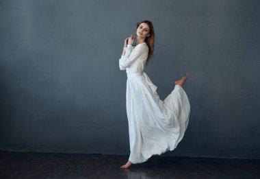 Güzel kadın yaşam tarzı cazibeli stüdyo yaşam tarzı modeli