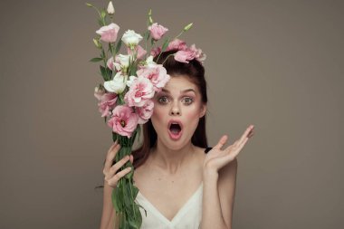 Zarif bir çiçek buketi.