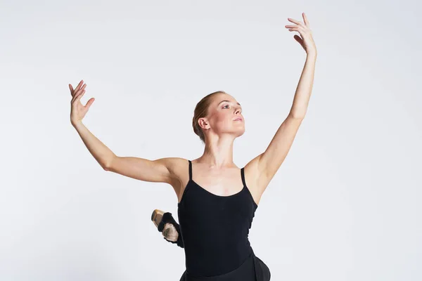 Μπαλαρίνα πόδια χορό απόδοση ευελιξία κομψό — Φωτογραφία Αρχείου
