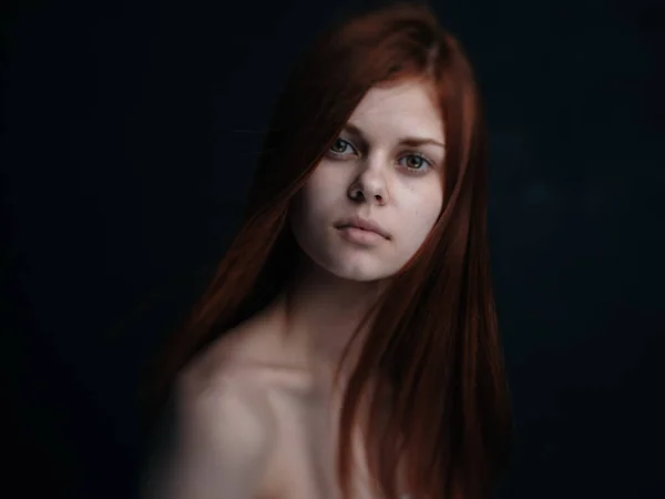 Romantic red-haired woman portrait close-up naked shoulders cropped view — Stock Photo, Image