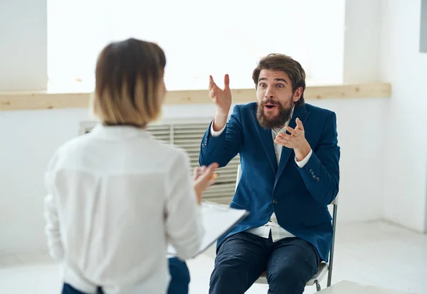 Donna psicologa lavoro con paziente consultazione professionale comunicazione — Foto Stock