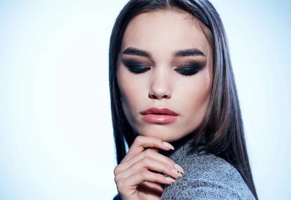 Pretty woman makeup eyeshadow gray sweater model