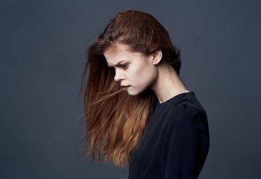 Zarif kadın siyah elbise moda lüks yakın