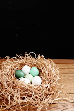 Yumurta sepeti birbirini gördü. Evet, tatil süslemesi.