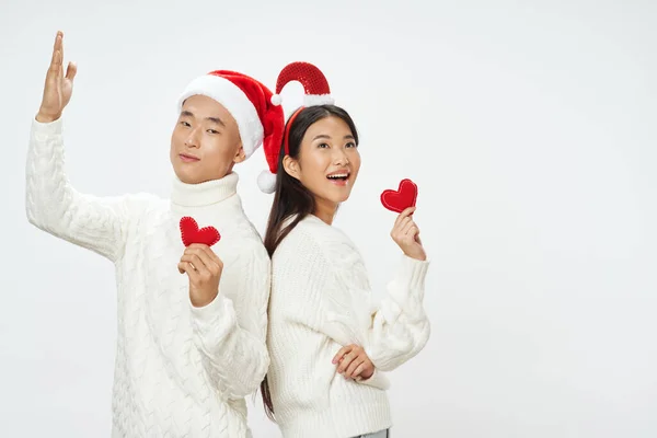 Jovens apaixonados por chapéus feriados Natal dia dos namorados família — Fotografia de Stock