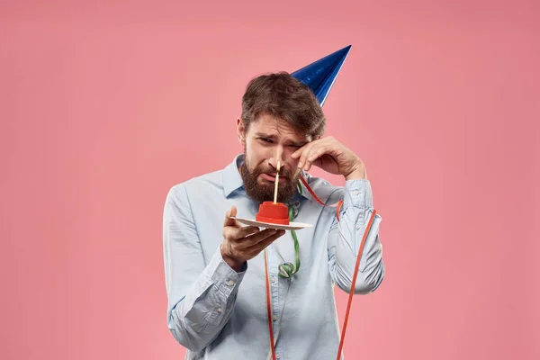 Triste Homme Avec Gâteau Fête Anniversaire Photo Haute Qualité — Photo