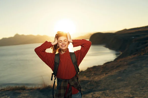 Cheerful woman hiker outdoors nature freedom travel — Stock Photo, Image