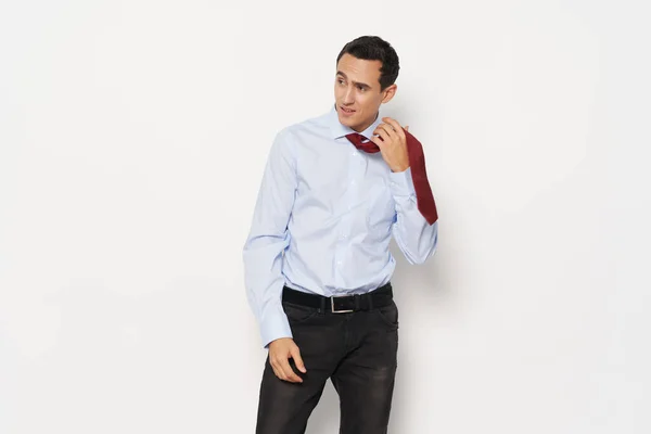 Uomo indossa camicia manager ufficio studio ufficiale isolato sfondo — Foto Stock