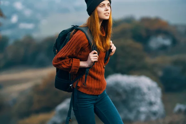 Wanderer in den Bergen wandern Lebensstil frische Luft — Stockfoto