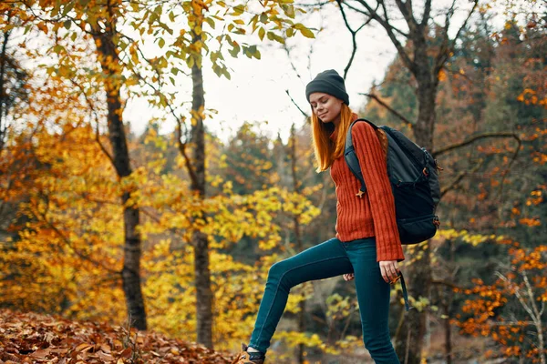 Happy Woman Hiker Backpack Her Back Autumn Forest — Stock Photo, Image