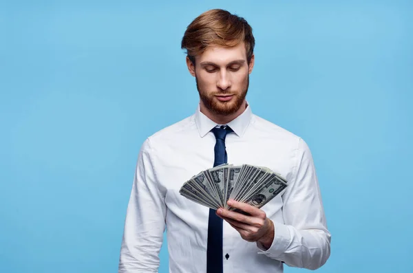 Hombre de negocios con camisa y corbata en las manos de la oficina —  Fotos de Stock