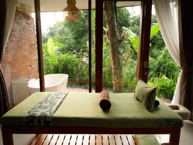 Açık alan taze tropikal stil boş çimen egzotik yatak