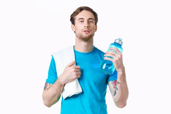 Deporte hombre vista recortada botella de agua ejercicio de salud — Foto de Stock