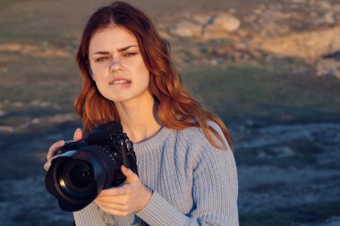 Kadın fotoğrafçı profesyonel hayat tarzı iş seyahati