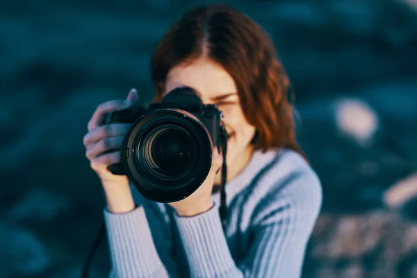 Woman outdoors and professional camera rocky mountains landscape fresh air — Stock Photo, Image