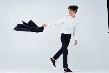 İş adamı ceketi stüdyosu ışık arka plan moda yöneticisi