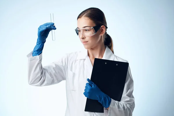 Laboratory assistant research diagnostics medicine experiment